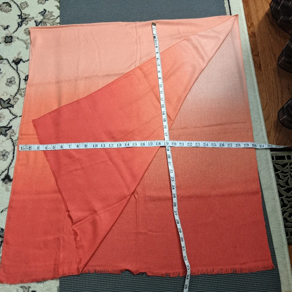 BUNDLE OF 🌹4 Scarves 🌹 - Picture 4 of 6